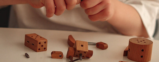 boerne haender der bygger med WoodMee® traeelementer